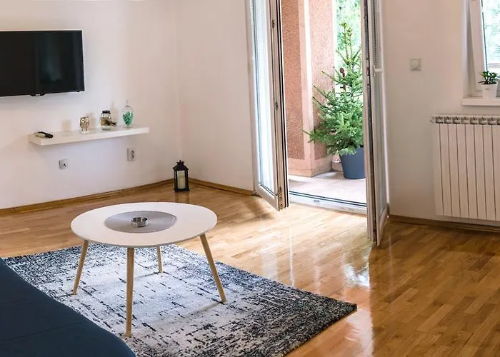 Apartment Ap Near Center Park